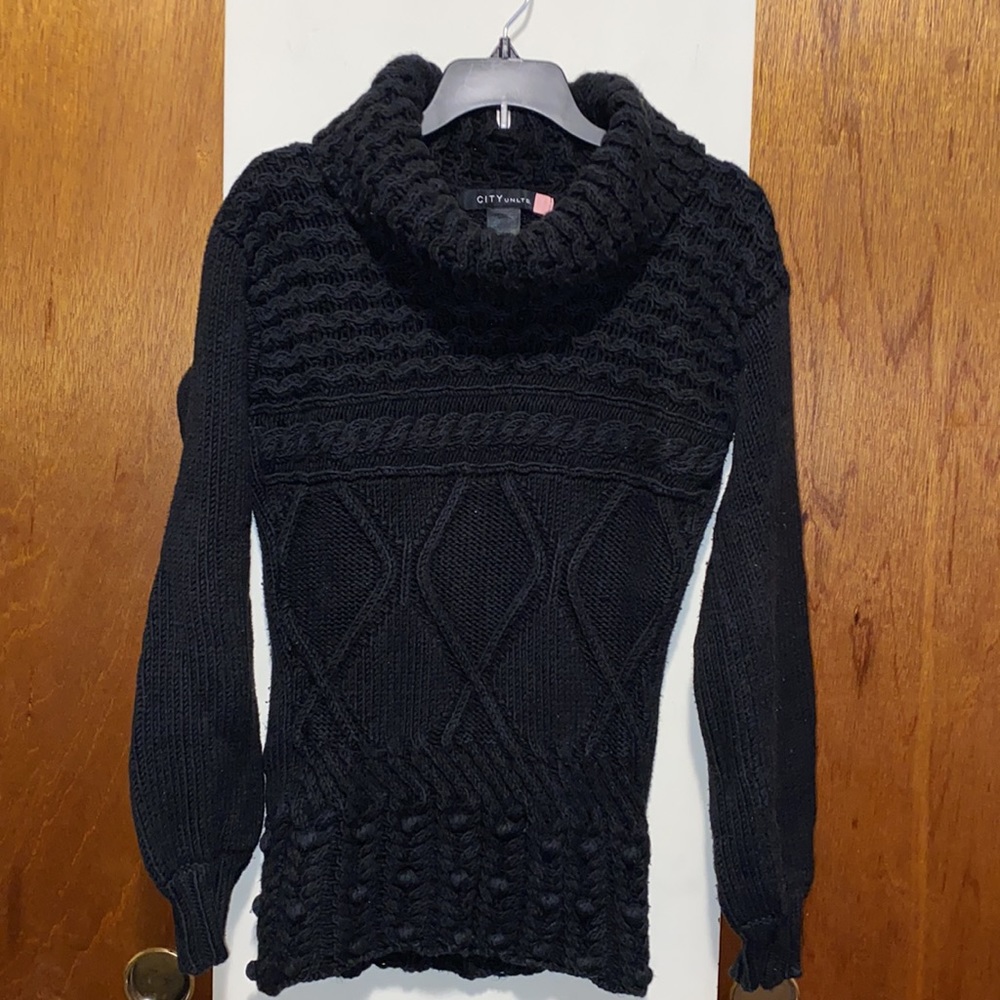 ♣️GUC City UNLTD Cable Knit Turtleneck Sweater